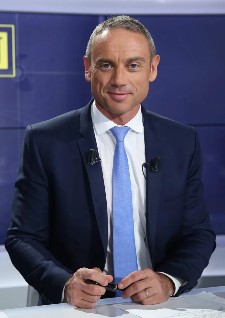 Journaliste et présentateur TV (BFM Business, ex-France 2 et BFMTV), Gilane Barret anime des événements d’entreprise et accompagne les intervenants internes sur leurs prises de parole stratégiques.